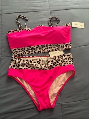 Meet curve Hot Pink Leopard Print Bikini Set. Top 2XL, Bottom XL